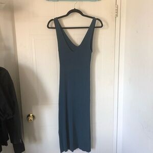 Babaton ribbed knit midi V-neck dress